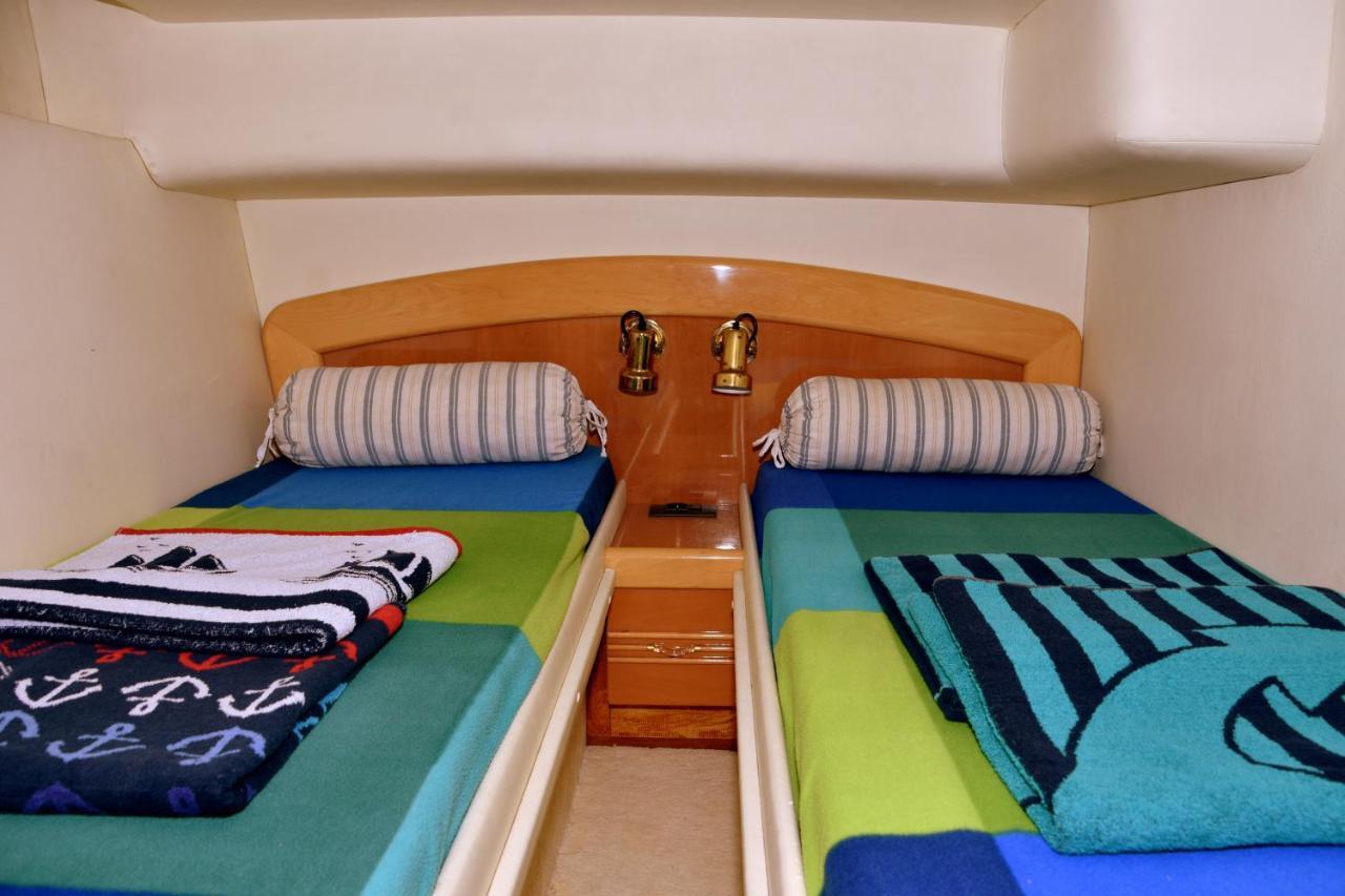 Luxury Yacht Kamikara 호텔 산미겔데아보나 외부 사진